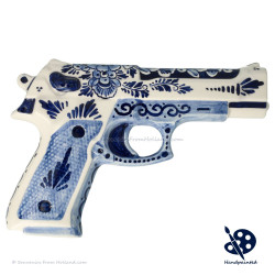 Handgun Pistol full size v25.1 - Handpainted Delftware