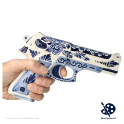 Handgun Pistol full size v25.1 - Handpainted Delftware